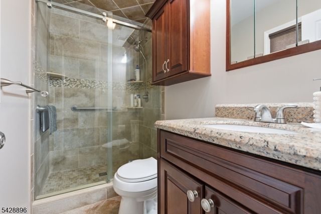 60 Fordham Dr, Aberdeen Twp., NJ 07747