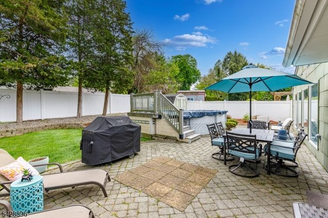 60 Fordham Dr, Aberdeen Twp., NJ 07747