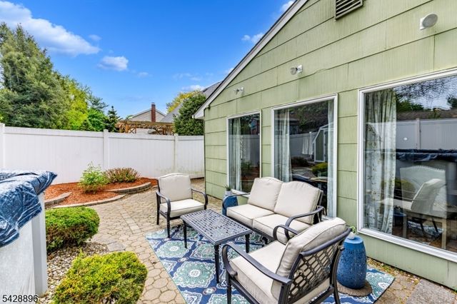 60 Fordham Dr, Aberdeen Twp., NJ 07747