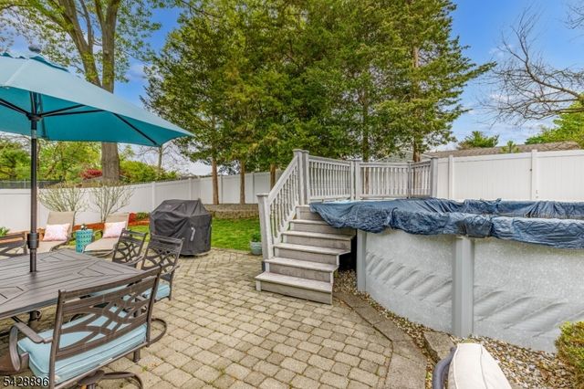60 Fordham Dr, Aberdeen Twp., NJ 07747