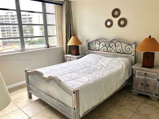 1408 Brickell Bay Dr 404, Miami, FL 33131