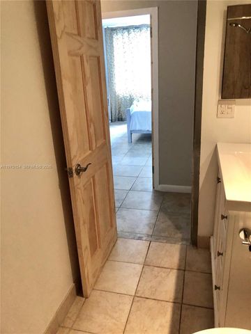 1408 Brickell Bay Dr 404, Miami, FL 33131