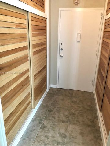 1408 Brickell Bay Dr 404, Miami, FL 33131