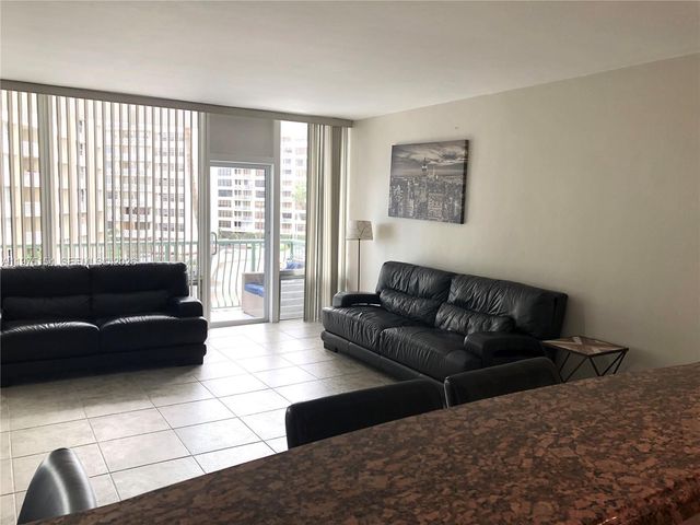 1408 Brickell Bay Dr 404, Miami, FL 33131