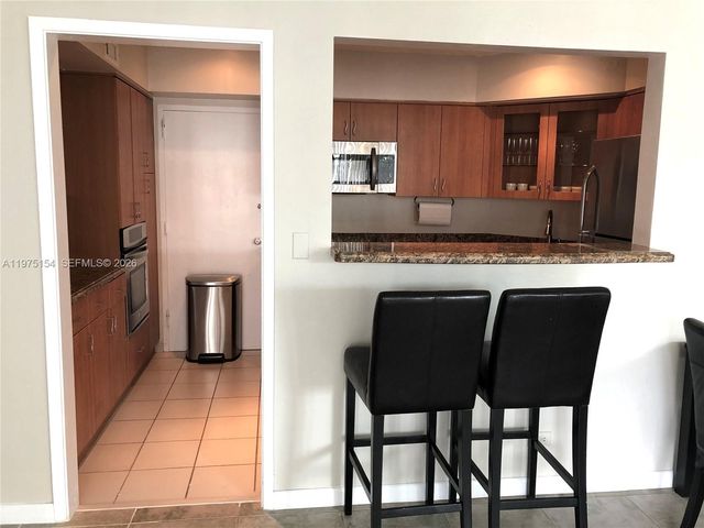 1408 Brickell Bay Dr 404, Miami, FL 33131