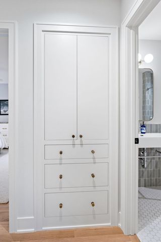 5029 W 56th Street, Edina, MN 55436