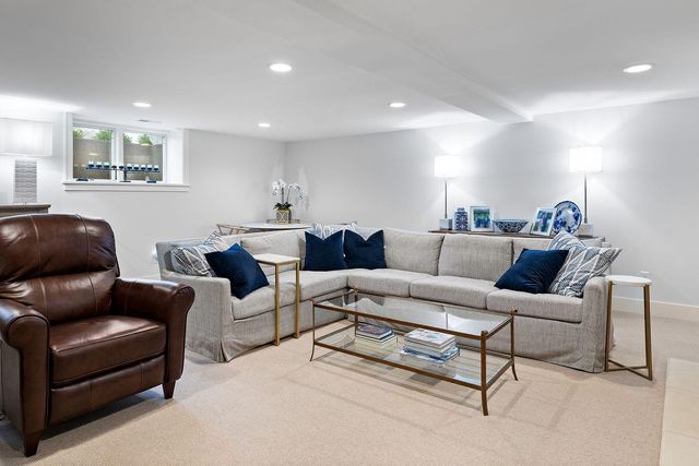 5029 W 56th Street, Edina, MN 55436