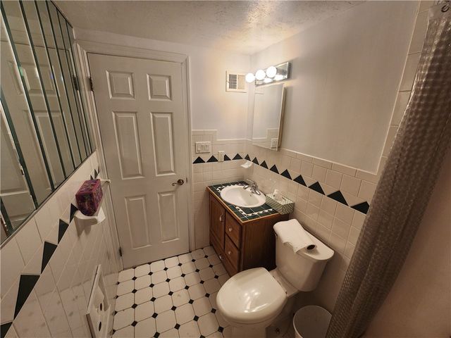 7 Hiland Valley Drive 705, Ross Twp, PA 15229