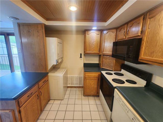 7 Hiland Valley Drive 705, Ross Twp, PA 15229