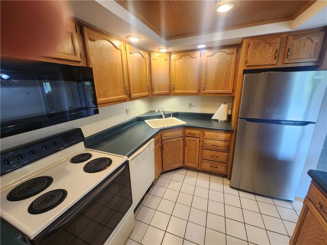 7 Hiland Valley Drive 705, Ross Twp, PA 15229