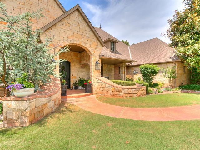 1615 Manchester Avenue, Edmond, OK 73034