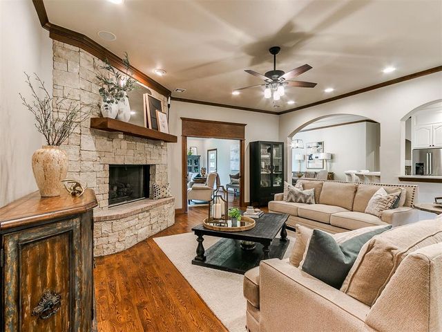 1615 Manchester Avenue, Edmond, OK 73034