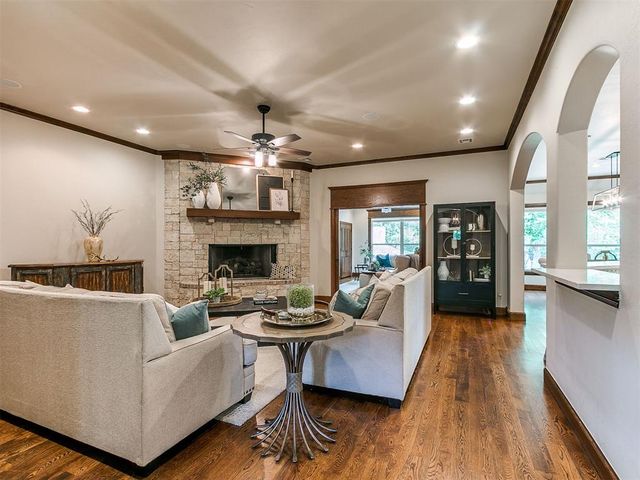 1615 Manchester Avenue, Edmond, OK 73034