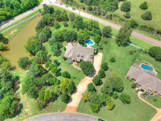 1615 Manchester Avenue, Edmond, OK 73034