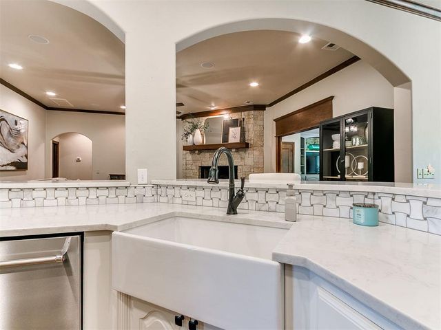 1615 Manchester Avenue, Edmond, OK 73034
