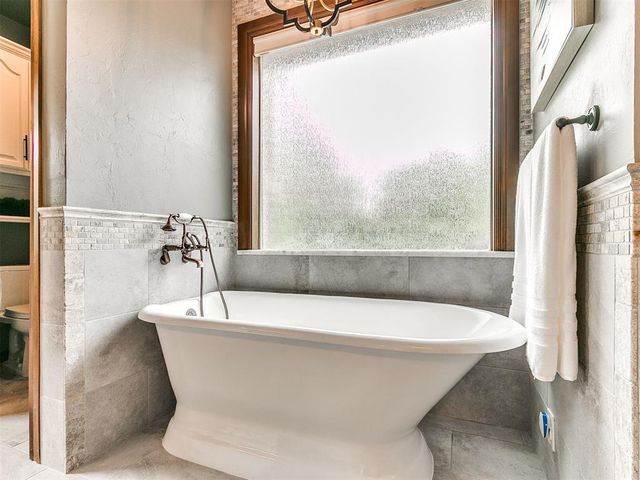 1615 Manchester Avenue, Edmond, OK 73034