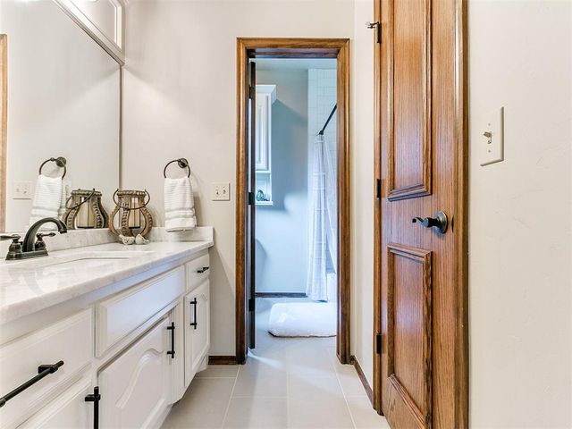 1615 Manchester Avenue, Edmond, OK 73034