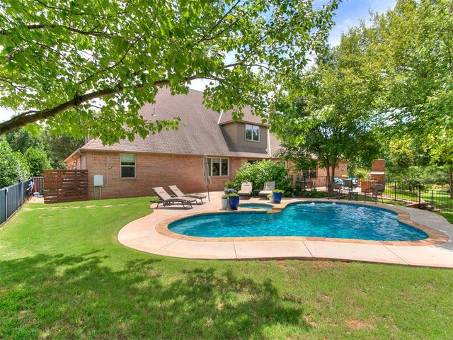 1615 Manchester Avenue, Edmond, OK 73034