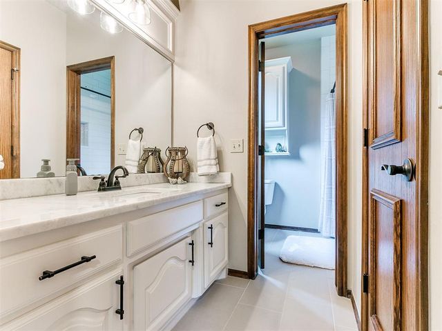 1615 Manchester Avenue, Edmond, OK 73034