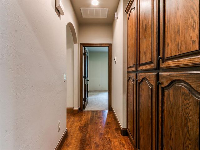 1615 Manchester Avenue, Edmond, OK 73034