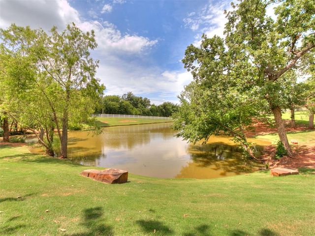 1615 Manchester Avenue, Edmond, OK 73034
