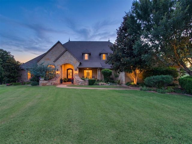 1615 Manchester Avenue, Edmond, OK 73034