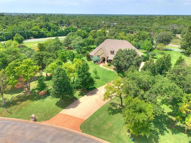 1615 Manchester Avenue, Edmond, OK 73034