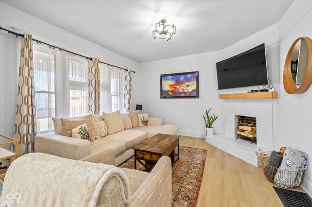 935 N Tacoma Avenue, Indianapolis, IN 46201