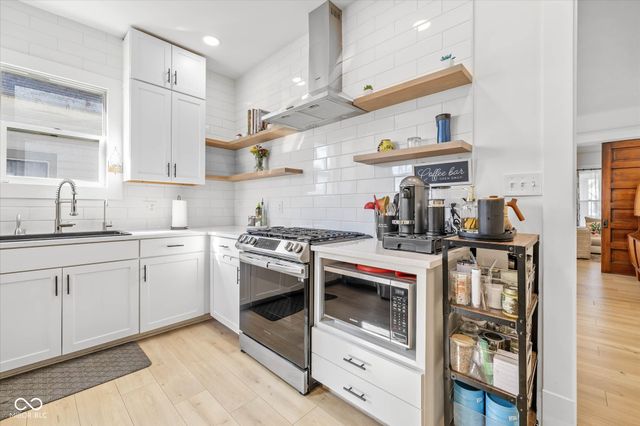 935 N Tacoma Avenue, Indianapolis, IN 46201