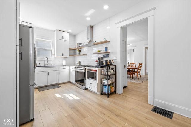 935 N Tacoma Avenue, Indianapolis, IN 46201