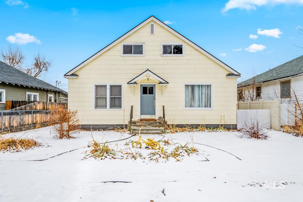 Image 1 of property listing at 514 S Commercial Ave, Emmett, ID 83617