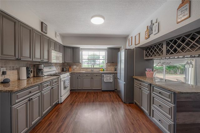 7312 NOVA CIRCLE, Tampa, FL 33634