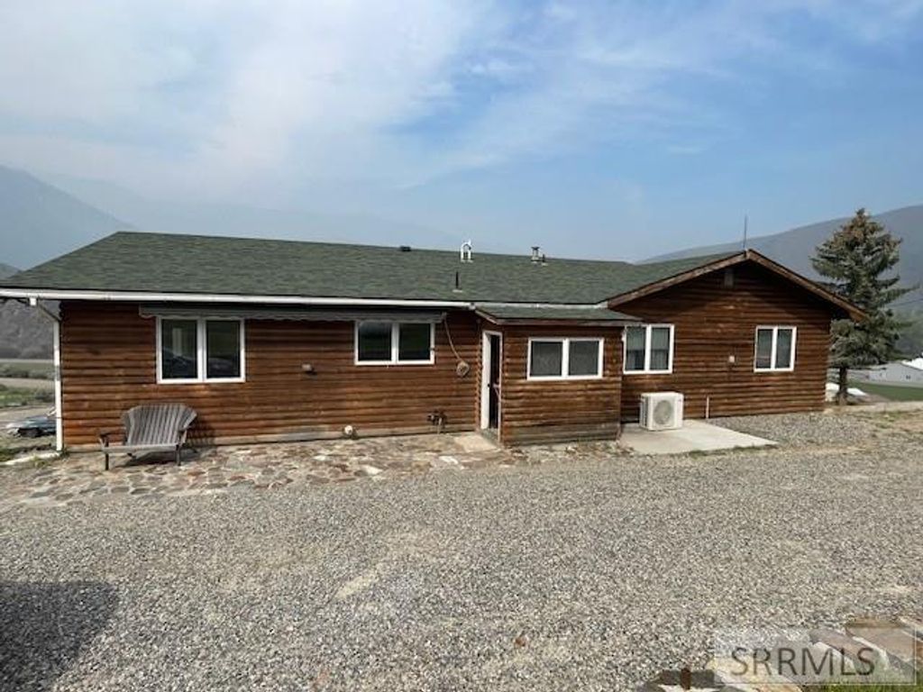 Image 3 of property listing at 14 Elk Ridge Lane, North Fork, ID 83466