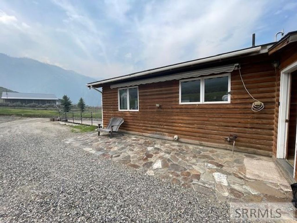 Image 5 of property listing at 14 Elk Ridge Lane, North Fork, ID 83466