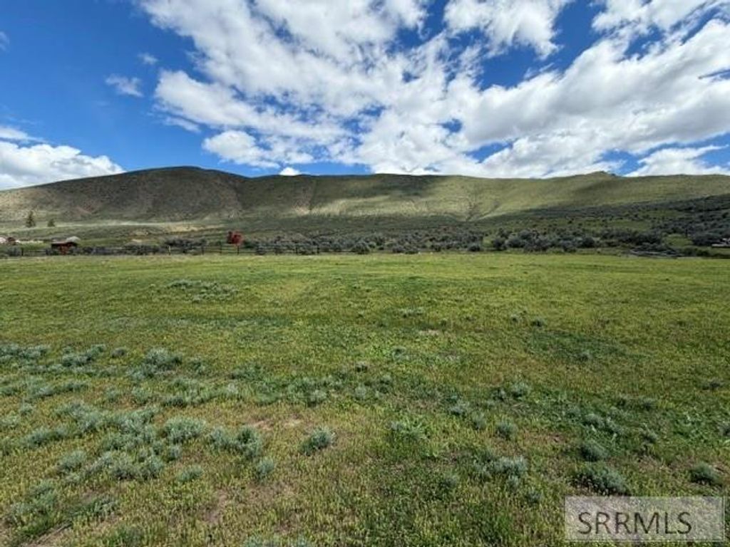 Image 7 of property listing at 14 Elk Ridge Lane, North Fork, ID 83466