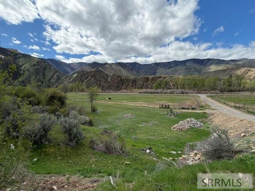 Image 13 of property listing at 14 Elk Ridge Lane, North Fork, ID 83466