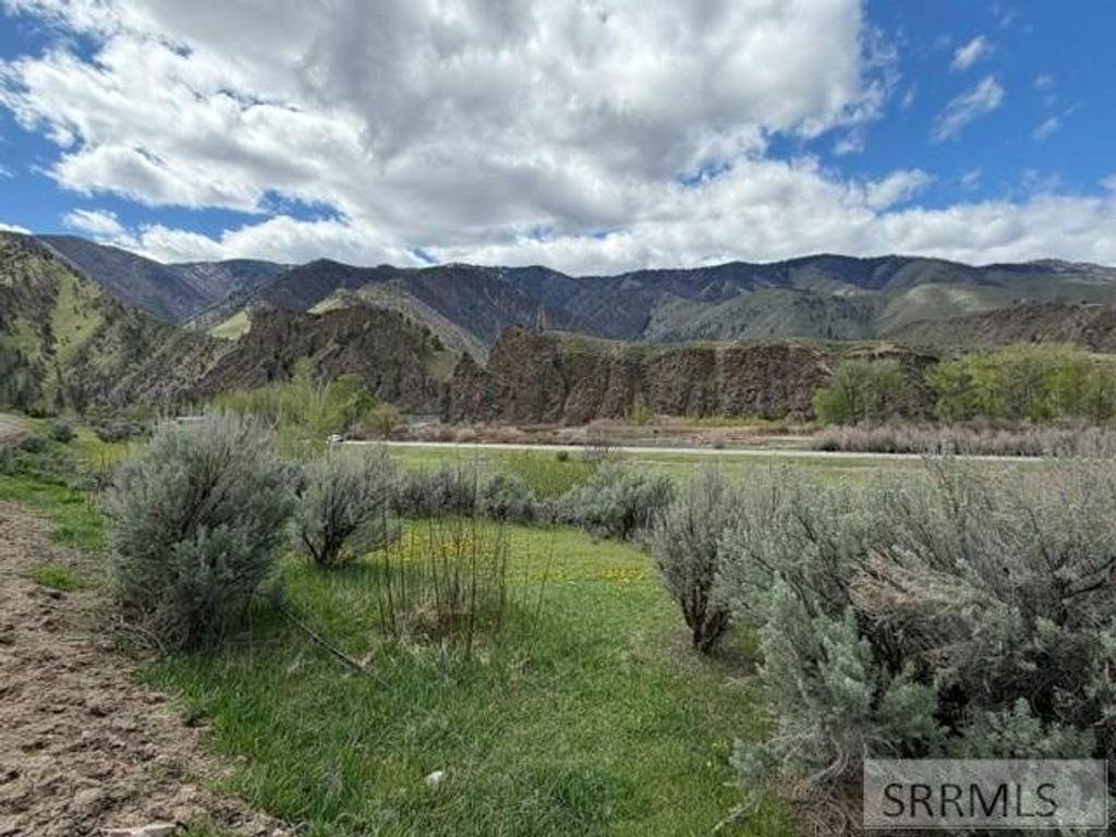 Image 17 of property listing at 14 Elk Ridge Lane, North Fork, ID 83466