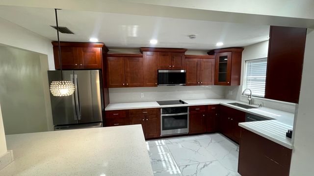 9110 Orchid Tree Lane 138, Pembroke Pines, FL 33024