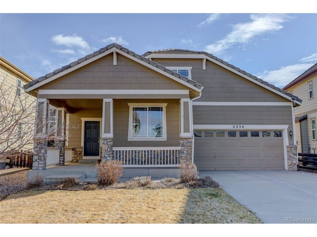 2254 Broadleaf Loop, Castle Rock, CO 80109