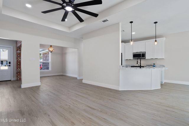 1781 Granhurst Drive, Gautier, MS 39553