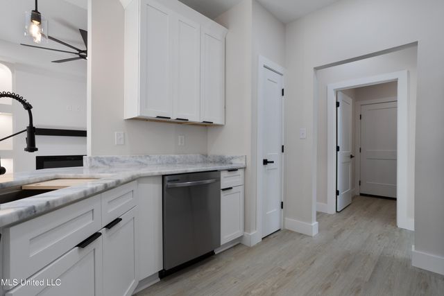 1781 Granhurst Drive, Gautier, MS 39553