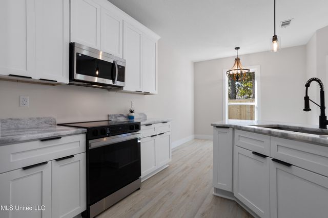 1781 Granhurst Drive, Gautier, MS 39553