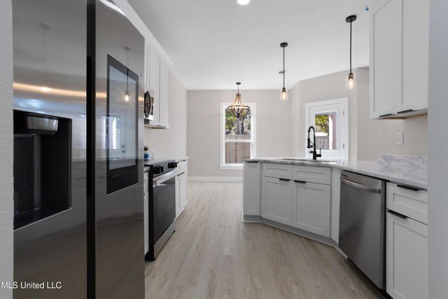 1781 Granhurst Drive, Gautier, MS 39553