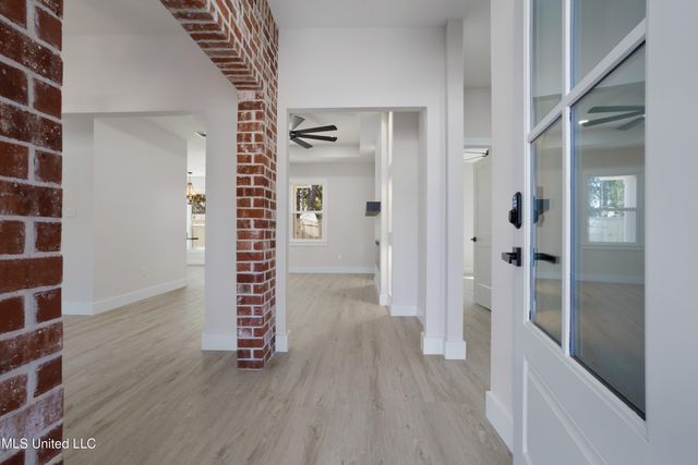 1781 Granhurst Drive, Gautier, MS 39553