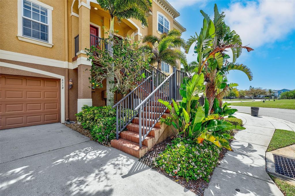 Image 4 of property listing at 6518 SAND SHORE LANE, New Port Richey, FL 34652