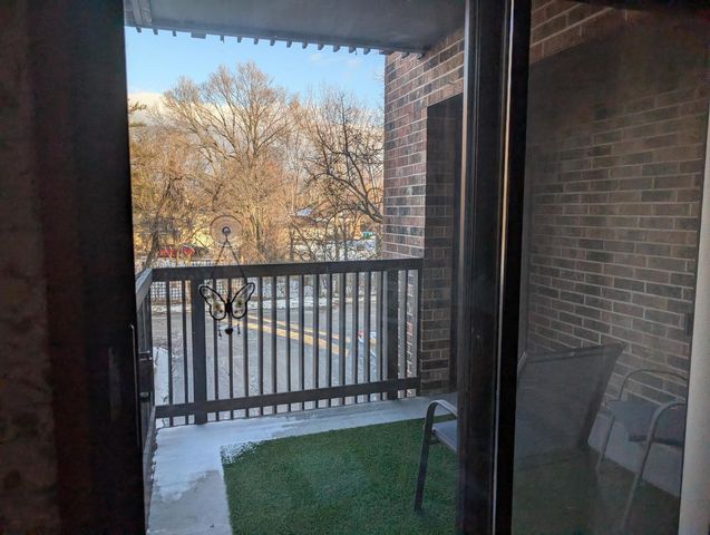 1424 Woodbridge Road 2H, Joliet, IL 60436