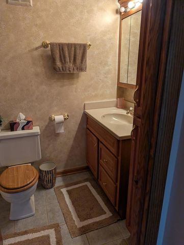 1424 Woodbridge Road 2H, Joliet, IL 60436