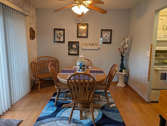 1424 Woodbridge Road 2H, Joliet, IL 60436