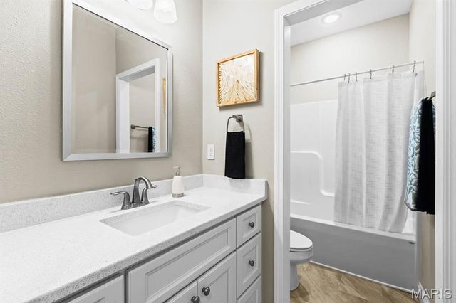 513 Ingleside Lane, O'fallon, IL 62269