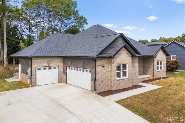 513 Ingleside Lane, O'fallon, IL 62269